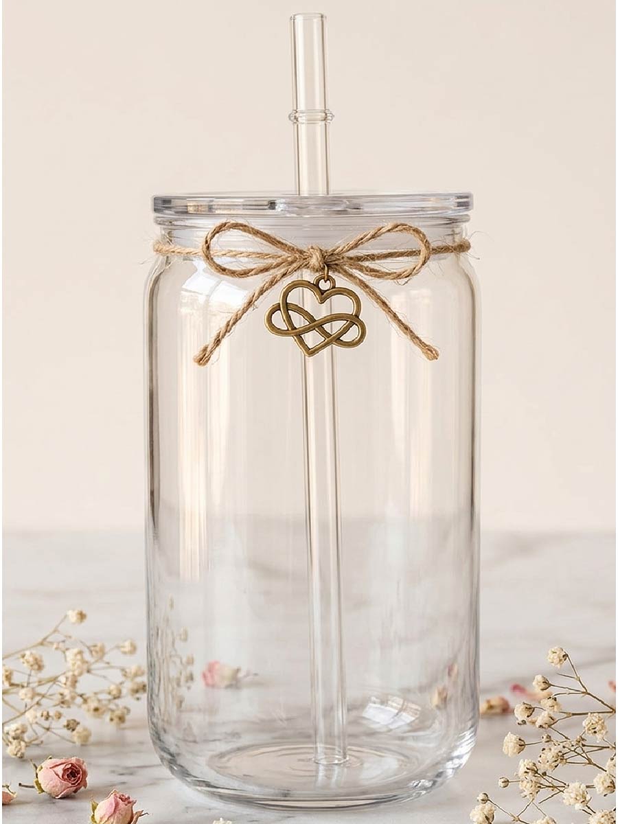 Vaso de plástico con tapa y pajita